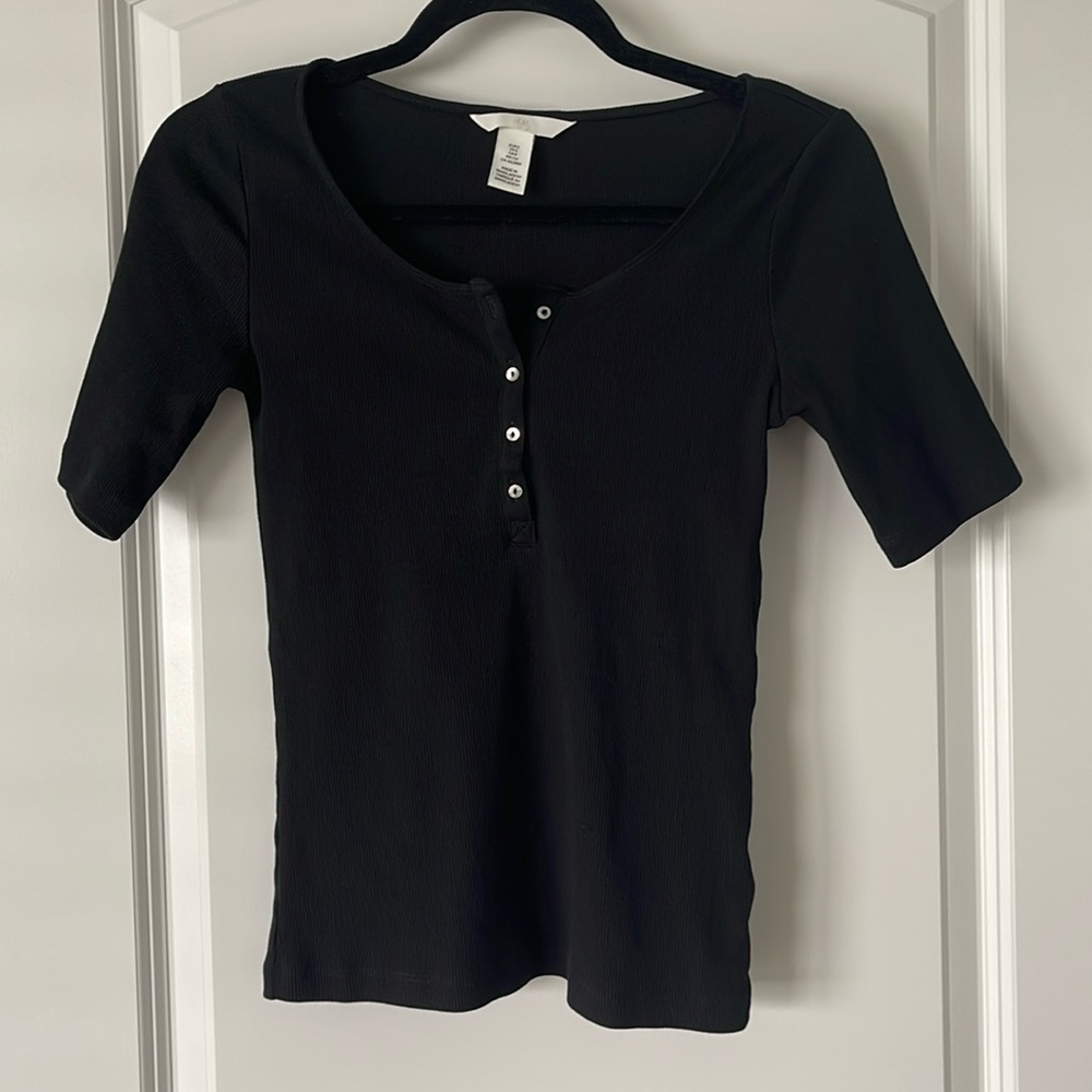H&M NWOT Women’s Black Button Henley Short Sleeve Top Size Small S